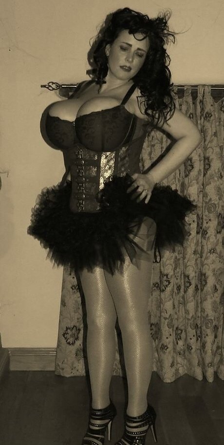 Princess Spyderlily ポルノスター セックス 写真