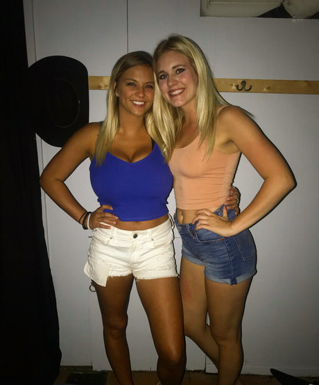 巨大ディルドオンリーファンズ 裸 画像