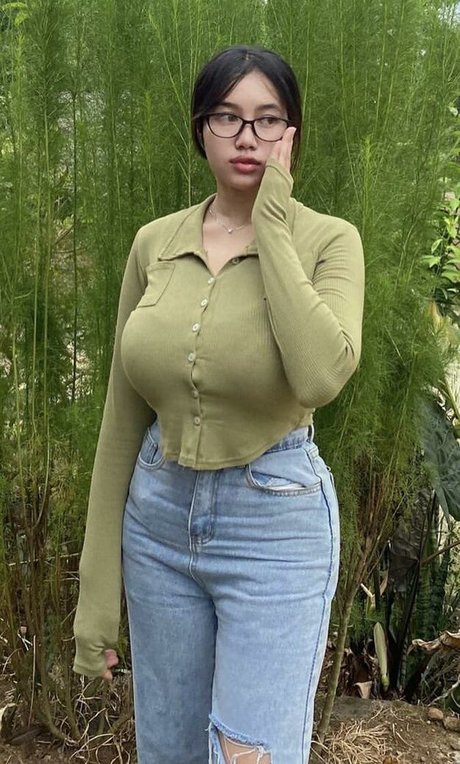 Elvara Caliva 無料モデル 写真