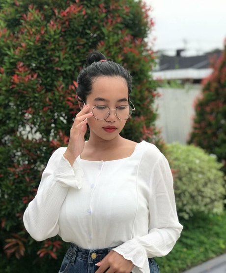 Elvara Caliva アダルトモデル 写真