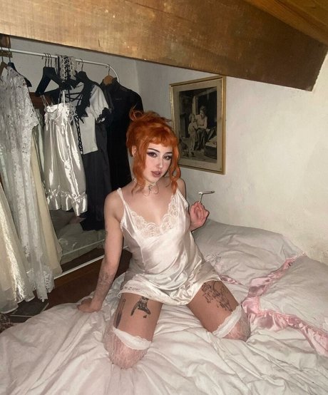 ブルネットのPOV オンリーファンズ ホット 写真