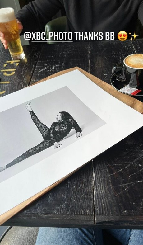 巨大な偽おっぱいオンリーファンズ セクシーxxx 画像