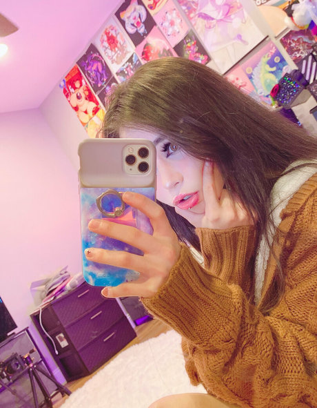 カウガール POV オンリーファンズ ヌード 画像