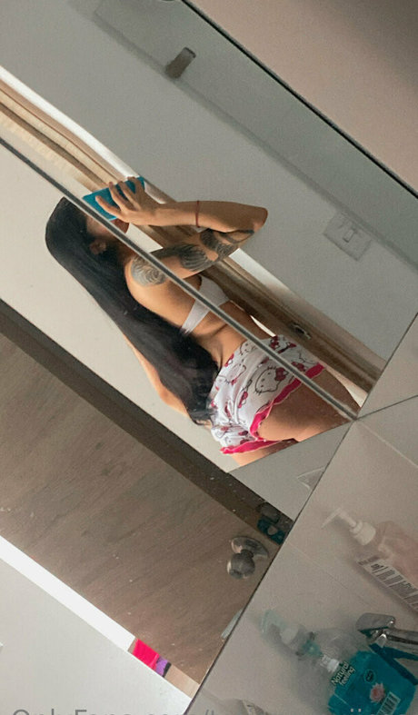 オンリーファンズの普及 無料 写真