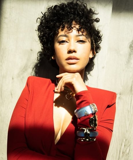 Andy Allo セクシー女優 画像