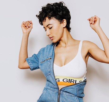 Andy Allo セクシーなスター ギャラリー