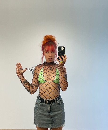 Cami Petyn 裸モデル 画像