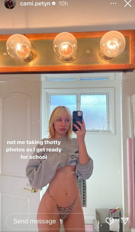 Cami Petyn アダルトモデル 写真