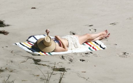 巨乳ランジェリーオンリーファンズ トップ 写真