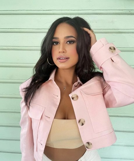 Tガールオンリーファン ヌード 写真