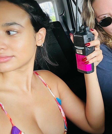 教室オンリーファン ヌード 写真