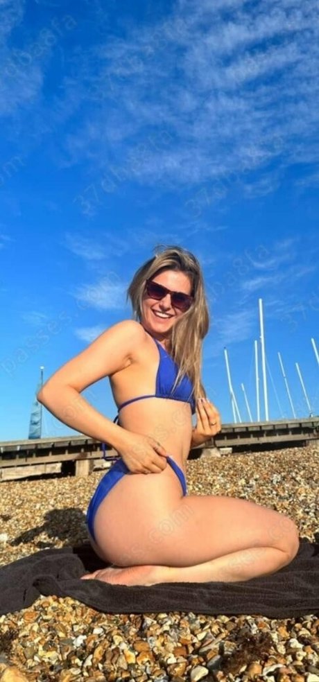 黒檀の熟女オンリーファンズ 無料セクシー 画像