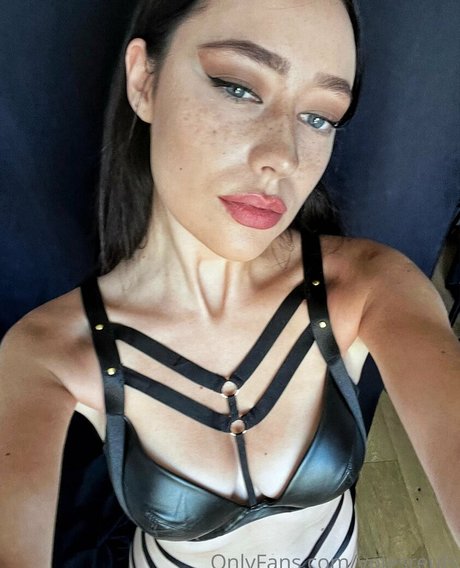 黒檀の濡れたおまんこオンリーファンズ ポルノグラフィック アーカイブ