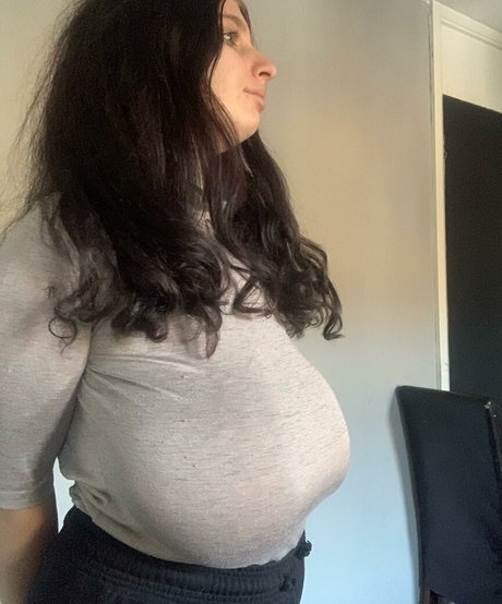 お尻を広げるオンリーファンズ ポルノグラフィック 写真