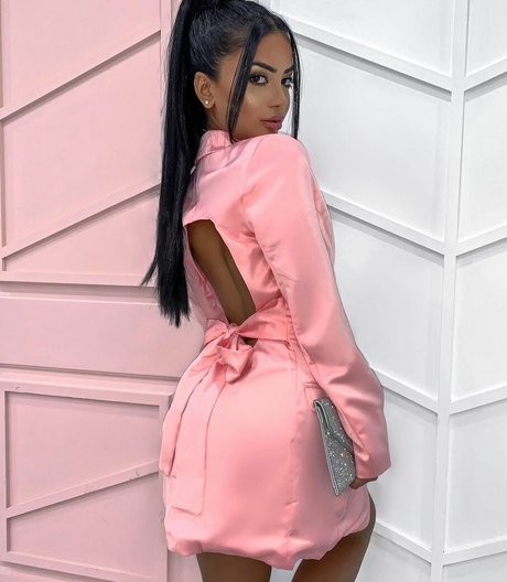 Aneeqa Farid アダルト女優 写真