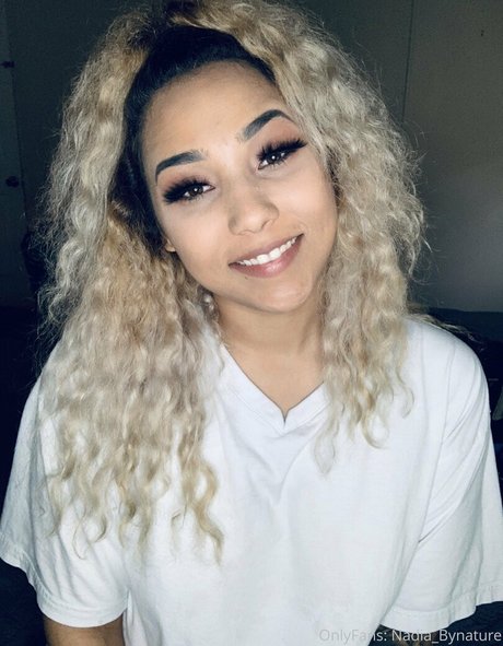 nadia bynature ヌードスター 写真