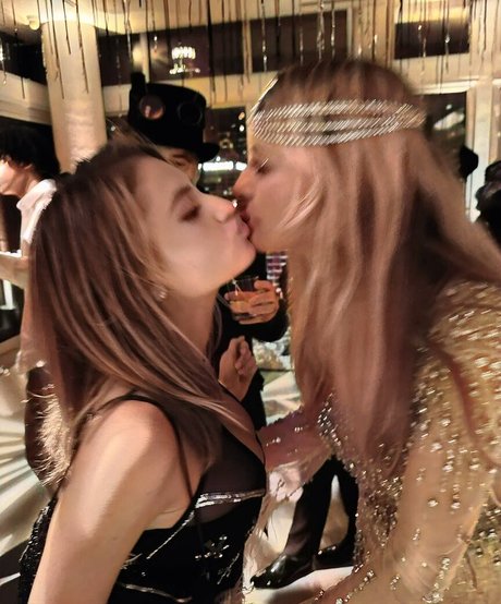 アマチュアセックスオンリーファンズ アートポルノ 写真