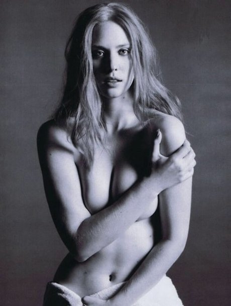 Deborah Ann Woll ポルノモデル ギャラリー