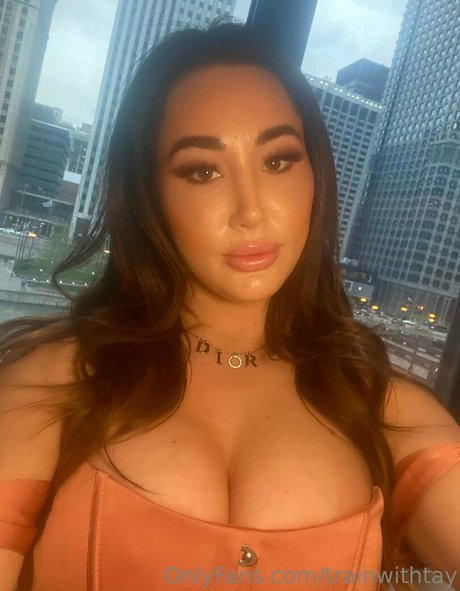 TrainWithTay ヌードスター 画像