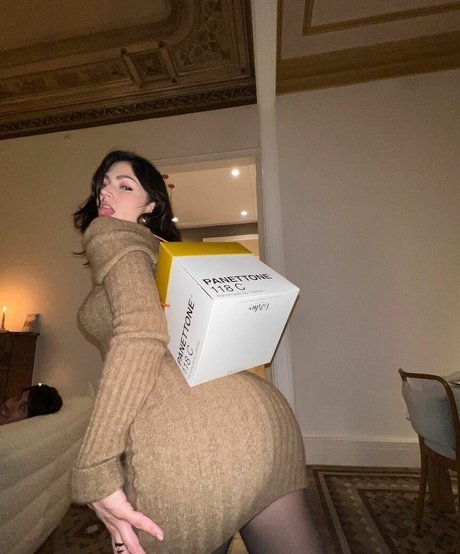 Ursula Corbero 美しいモデル 画像