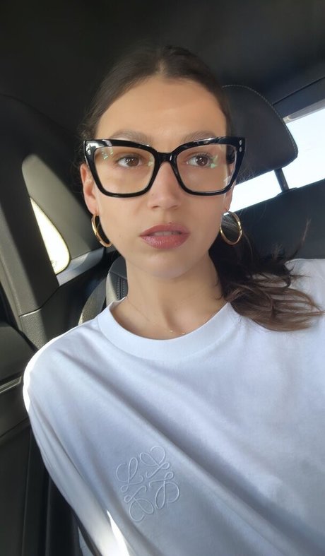 Ursula Corbero ポルノスター セックス 写真