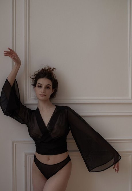 Tsertsvadze Anna 美しいスター 写真