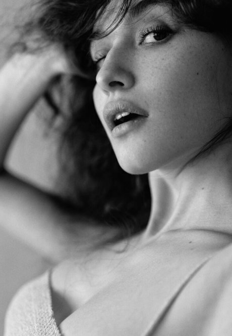 Tsertsvadze Anna 完璧なモデル 写真