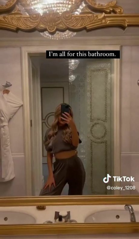 ブロンドのお尻オンリーファンズ ホット 写真