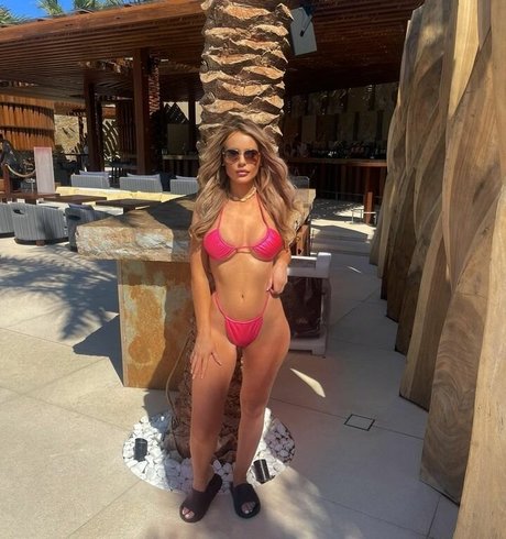 Nicole Farrell スター 写真