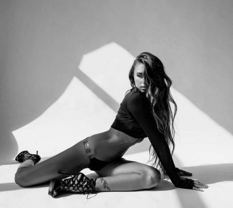 デカ尻ティーンオンリーファンズ ホットセクシー 写真