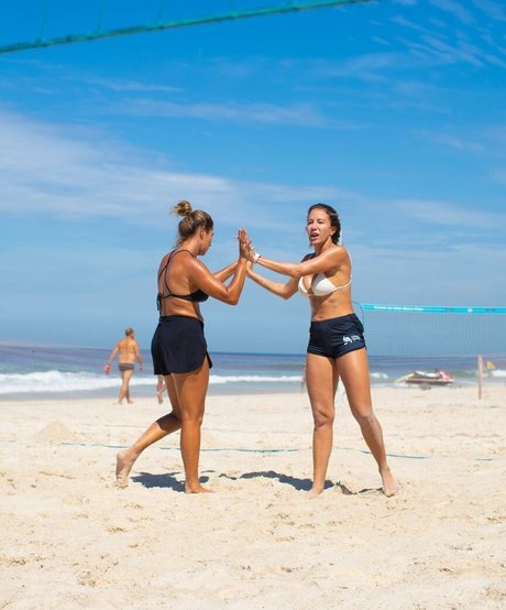 黒人3P オンリーファンズ 無料ポルノ 画像