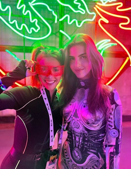 asmr 足 オンリーファンズ ポルノ 写真