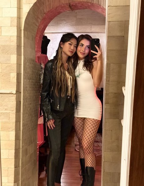 BotezLive ポルノスター 写真