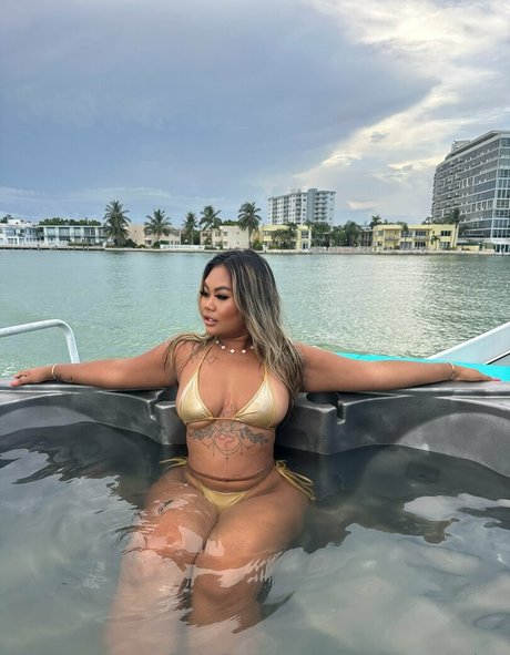 ティックトックスター オンリーファンズ ホットヌード アーカイブ