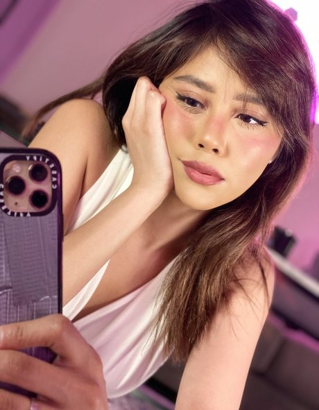 Neekolul アート女優 写真