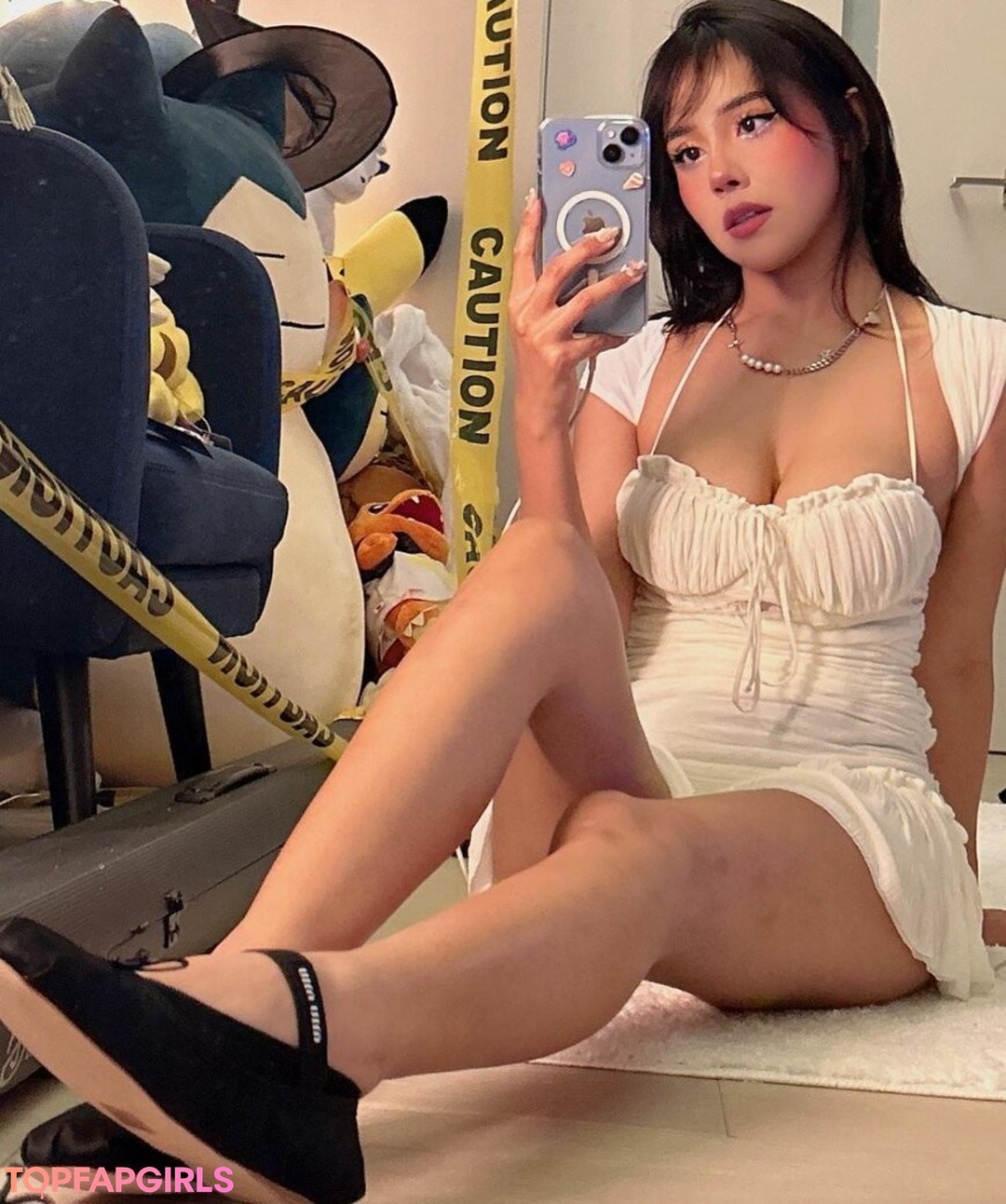 乳首 オンリーファンズ 裸 写真