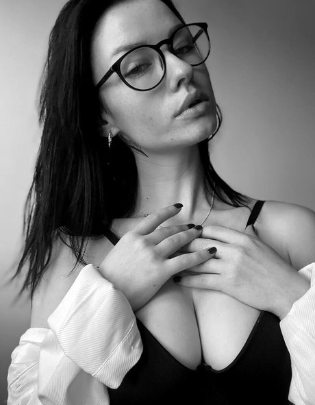 アナルアジア人オンリーファンズ 素敵 写真