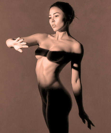 熟女の足オンリーファンズ アート裸 画像