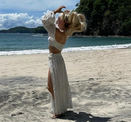 ランジェリーファックオンリーファンズ トップ 画像