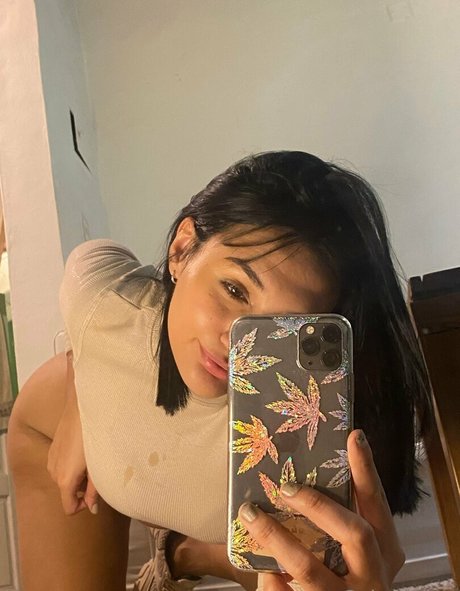 holly bratty ポルノスター ホット 画像