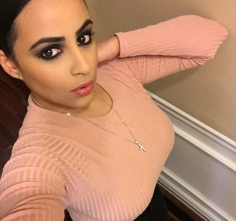 ぽっちゃりファックオンリーファンズ ホットポルノ 写真