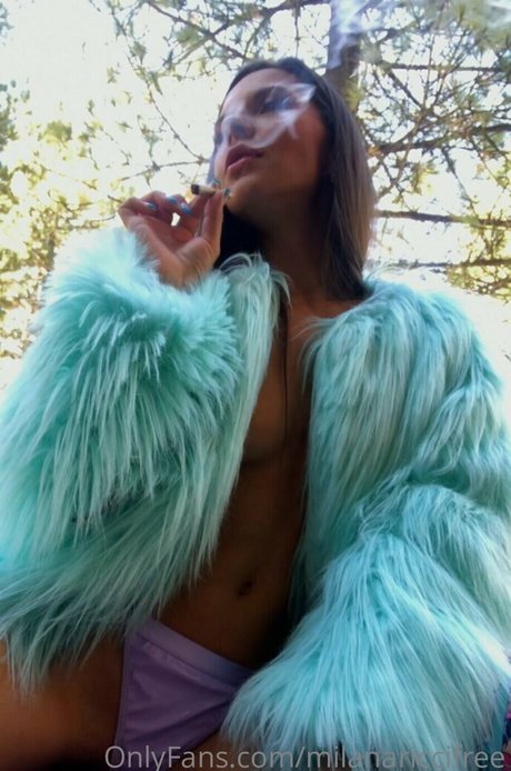 milanariccifree エロティックなモデル 写真