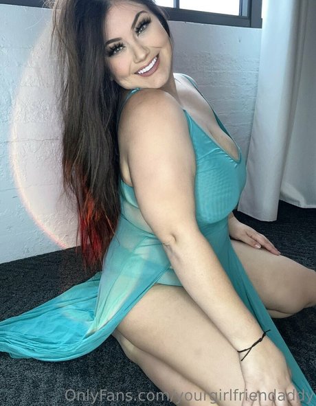 スキニーモデルオンリーファンズ セクシー 写真