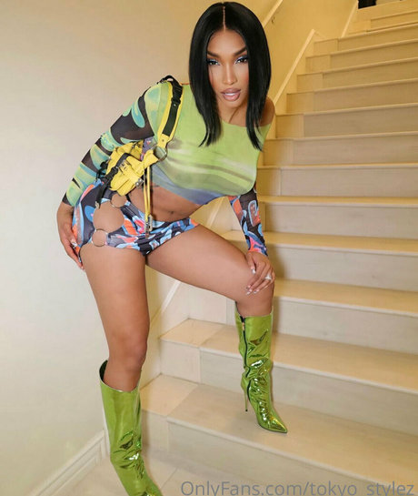 フィットネスコーチオンリーファンズ 無料ヌード 写真