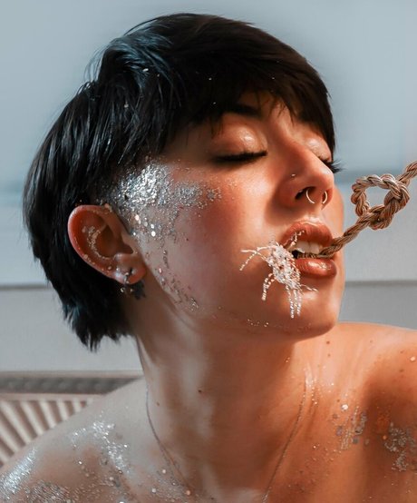 girldefeated ホットなスター 写真