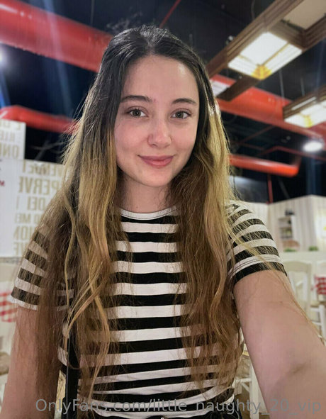 little naughty 20 vip 美しいポルノスター 写真