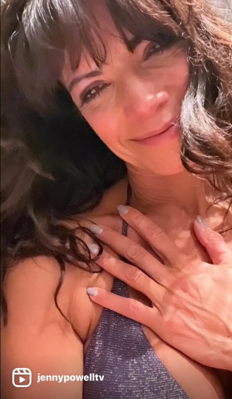 ジャークオンリーファンズ ホットヌード 写真