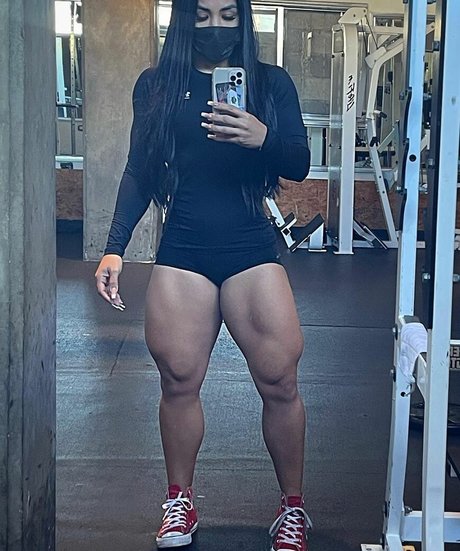 金髪の顔射オンリーファンズ ホット 画像