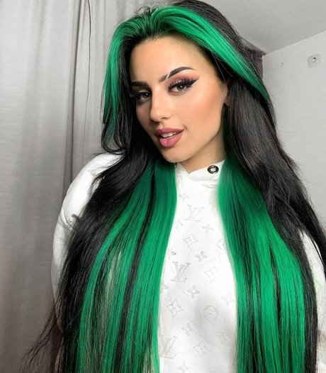 Dilaraa トップスター ギャラリー