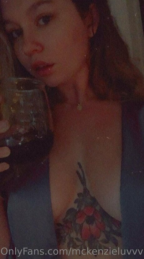 mckenzieluvvv ヌード女優 ギャラリー